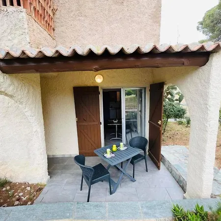 Studio En Rez-de-chaussee Avec Terrasse, Parking, A 1 Km De La Plage - - Fr-1-63-332 Apartmán *